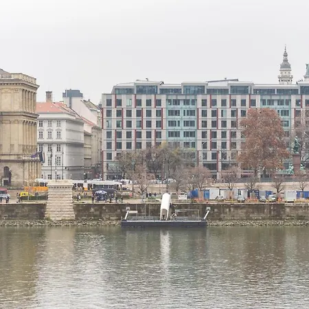 Danube Waterfront View At Chain Bridge 아파트 *
