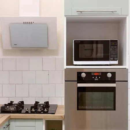 Danube Waterfront View At Chain Bridge Apartment Budapest