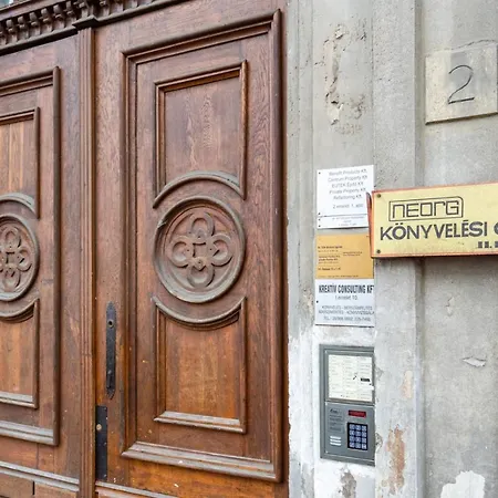 Apartment Danube Waterfront View At Chain Bridge