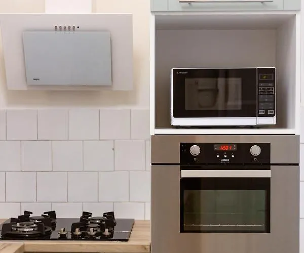 Danube Waterfront View At Chain Bridge Apartment Budapest