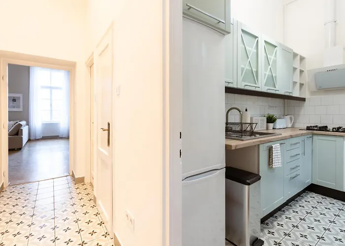 Apartment Danube Waterfront View At Chain Bridge *