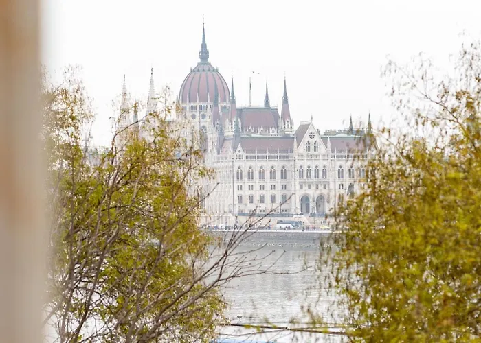 Lägenhet Danube Waterfront View At Chain Bridge Budapest